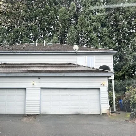 Buy this 6 bed house on 1946 Spicetree Lane Southeast in Salem, OR 97306
