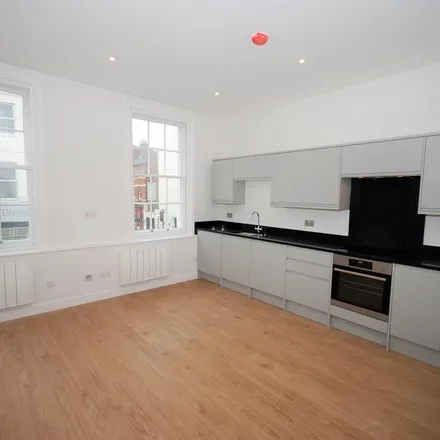 Image 2 - Applause, Park Street, Royal Leamington Spa, CV32 4QN, United Kingdom - Apartment for rent