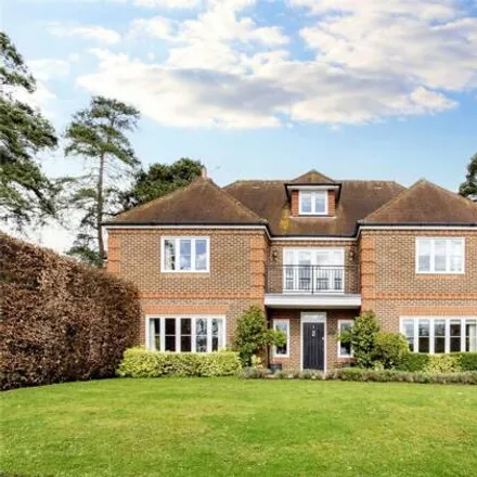 Buy this 6 bed house on Beechwood Drive in Marlow, SL7 2DH