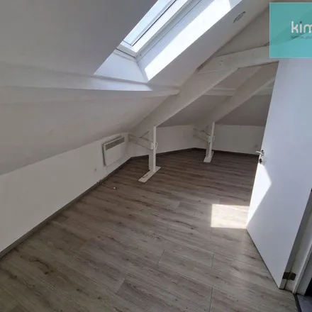 Rent this 1 bed apartment on Avenue de Waterloo 29 in 6000 Charleroi, Belgium