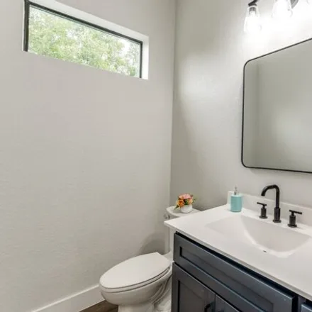 Image 4 - 315 Cincinnati Ave Unit 103, San Antonio, Texas, 78201 - Condo for sale