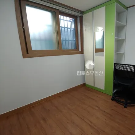 Rent this studio apartment on 서울특별시 관악구 봉천동 1586-5
