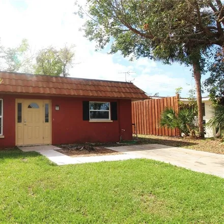 Rent this 2 bed duplex on 308 Briarwood Road in Venice Gardens, Sarasota County