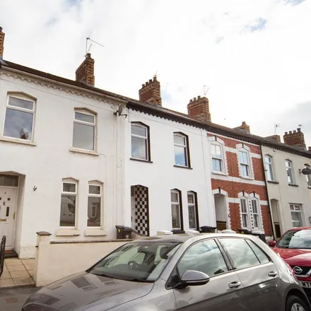 Rent this 3 bed townhouse on Splott Road Baptist Church in Burnaby Street, Cardiff