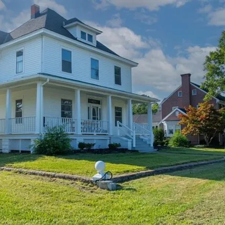 Buy this 4 bed house on 89 Main St N in Kilmarnock, Virginia