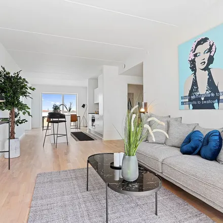 Rent this 3 bed apartment on Bugging Denmark in Pladehals Allé 33, 2450 København SV