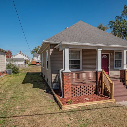 Buy this 2 bed house on 403 Farror Street in Moberly, MO 65270