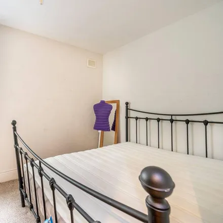 Image 2 - 12 Manbey Grove, London, E15 1EX, United Kingdom - Townhouse for rent