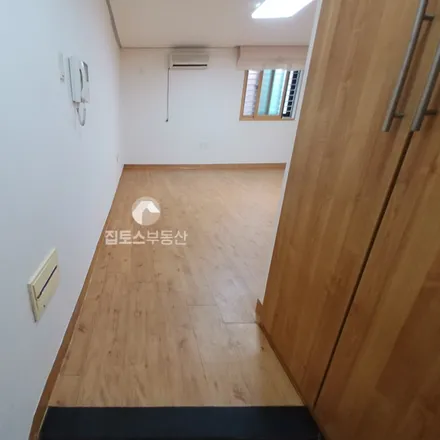 Rent this studio apartment on 서울특별시 강남구 역삼동 660-19