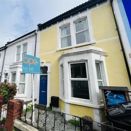 Rent this 3 bed townhouse on 15 Lansdown Road in Bristol, BS5 0PB