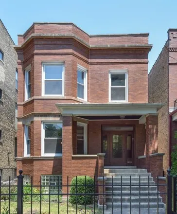 Buy this 6 bed house on 1460 W Bryn Mawr Ave in Chicago, Illinois