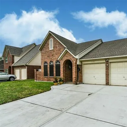 Buy this 3 bed house on 1157 Cedarshoals Road in Houston, TX 77062