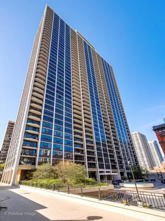 Buy this 2 bed condo on Sandburg Terrace in North LaSalle Drive, Chicago