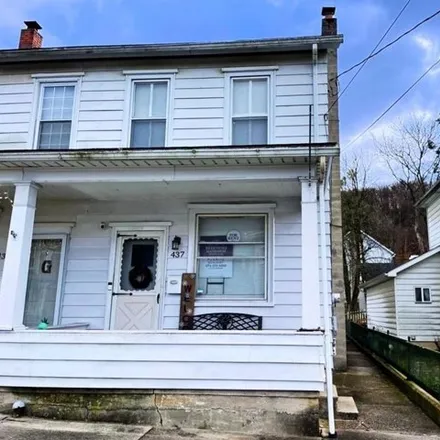 Rent this 3 bed house on Ruch Alley in Slatington, Lehigh County