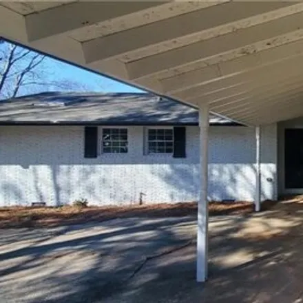 Image 2 - 1590 Columbia Drive, Belvedere Park, GA 30032, USA - House for sale