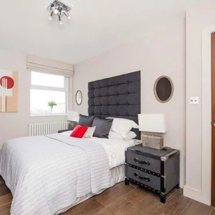 Image 5 - 48 Queen's Grove, London, NW8 6HJ, United Kingdom - Room for rent