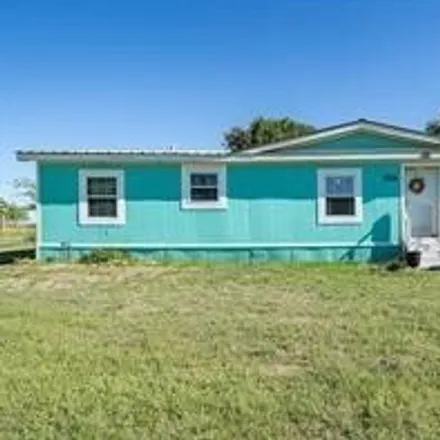 Buy this studio apartment on 1569 County Road 136A in Kaufman County, TX 75161