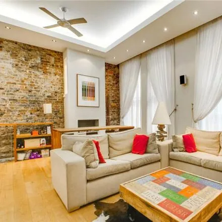 Image 2 - York House, 10-12 Berners Street, East Marylebone, London, W1T 3LZ, United Kingdom - Room for rent