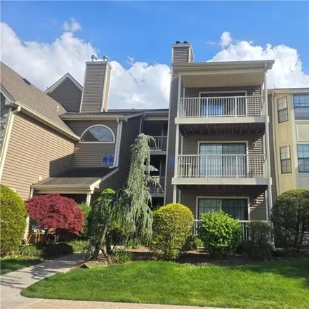 Buy this 1 bed condo on 421 Meade Court in Washington Heights, East Brunswick Township
