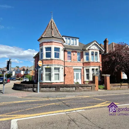 Rent this 3 bed apartment on 88 Richmond Park Road in Bournemouth, BH8 8TX