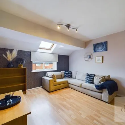 Image 2 - The Orchard, Dib Lane, Leeds, LS8 3HL, United Kingdom - Apartment for sale