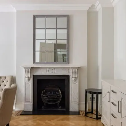 Image 5 - 9 Wilton Place, London, SW1X 7RL, United Kingdom - Townhouse for rent