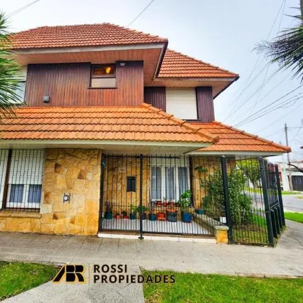 Buy this 3 bed house on Ambrosio Bestoso 702 in Peralta Ramos Oeste, Mar del Plata