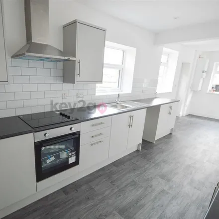 Image 4 - Queens Road, Sheffield, S20 1AY, United Kingdom - House for rent