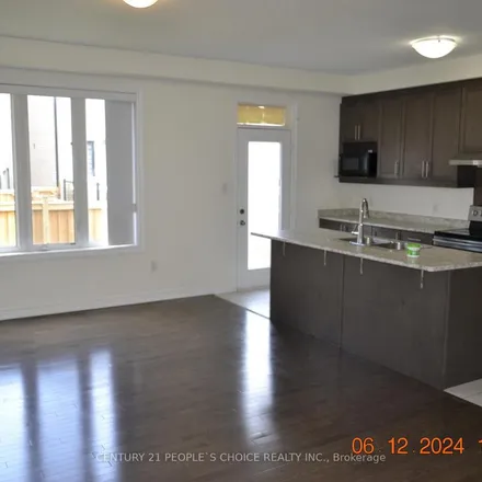 Rent this 4 bed duplex on Fruitvale Circle in Brampton, ON L7A 4R8