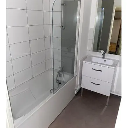 Rent this 3 bed apartment on 2 b Rue de Metz in 57490 L'Hôpital, France