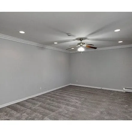 Image 3 - 68 Irving Avenue, Deer Park, NY 11729, USA - Apartment for rent