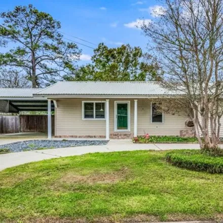 Rent this 3 bed house on 550 Rue Juarez in New Iberia, LA 70563