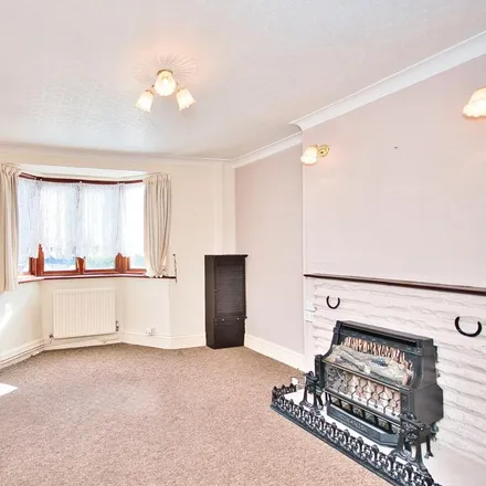 Image 4 - 51 Alfred's Gardens, London, IG11 7XW, United Kingdom - Townhouse for rent