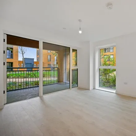 Rent this 2 bed apartment on Western Avenue in London, W3 7AY