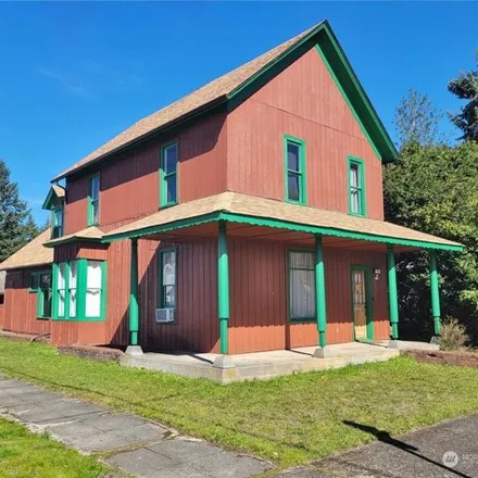 Buy this 4 bed house on 520 East Magnolia Street in Centralia, WA 98531-4448