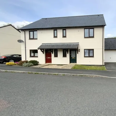 Rent this 3 bed duplex on Warren Road in Mary Tavy, PL19 9PF