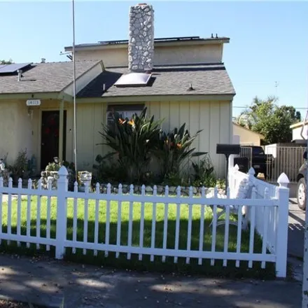 Image 3 - 14233 Harvest Avenue, Norwalk, CA 90650, USA - House for sale