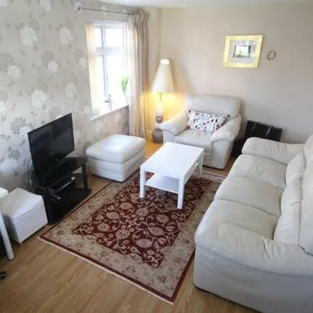 Image 3 - Ipswich Close, Liverpool, L19 2HP, United Kingdom - House for rent