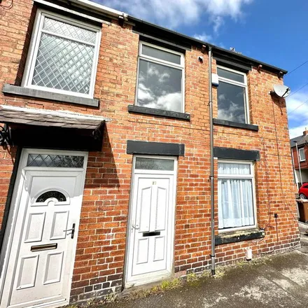 Rent this 3 bed house on Cresswell Street in Barnsley, S75 2DL