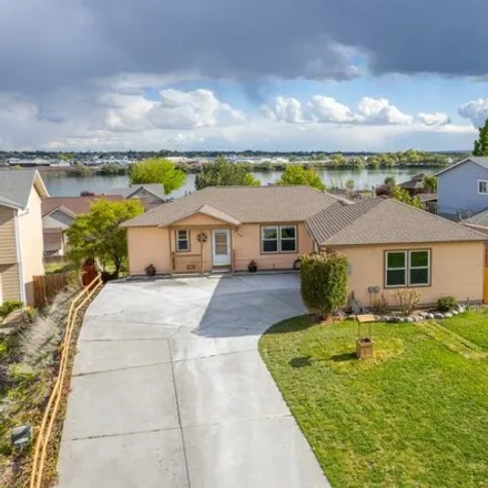 Buy this 3 bed house on West Windrose Drive in Moses Lake, WA 98837