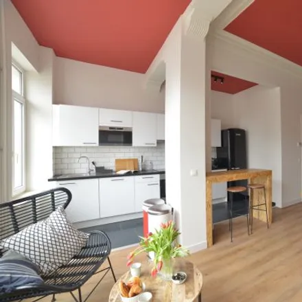 Rent this 3 bed room on Rue Général Gratry - Generaal Gratrystraat 20 in 1030 Schaerbeek - Schaarbeek, Belgium
