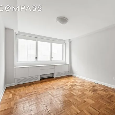 Image 4 - 20 East 68th Street, New York, NY 10065, USA - Townhouse for rent