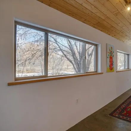 Image 5 - 467 Upper Ranchitos Road, Taos, NM 87571, USA - House for sale