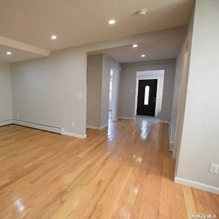 Rent this 4 bed house on 50-15 39th Place in New York, NY 11104