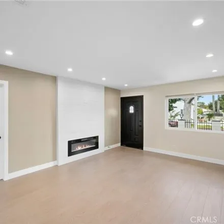 Image 7 - 7820 Cherrystone Avenue, Los Angeles, CA 91402, USA - House for rent