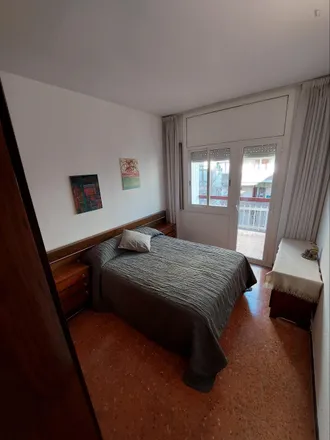 Rent this 4 bed room on Carrer de Còrsega in 650, 08037 Barcelona