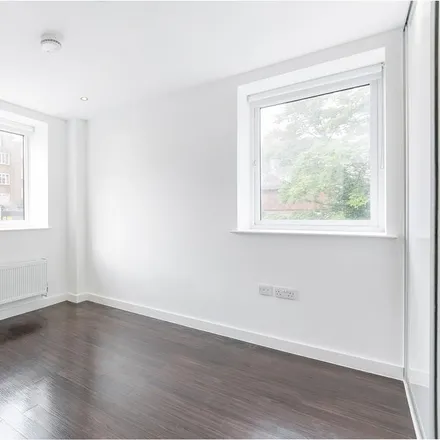 Image 9 - Northumberland House, 29 Brighton Road, London, SM2 5FR, United Kingdom - Apartment for rent