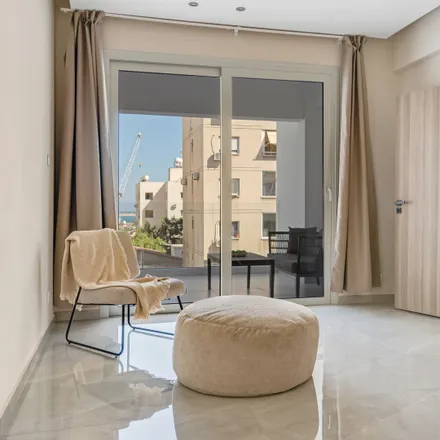 Image 2 - Scala Court, Makariou III Avenue, 6018 Larnaca, Cyprus - Apartment for rent