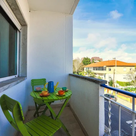 Rent this 4 bed apartment on Frutaria Minimercado Triunfo in Rua Principal 99, 2775-566 Cascais