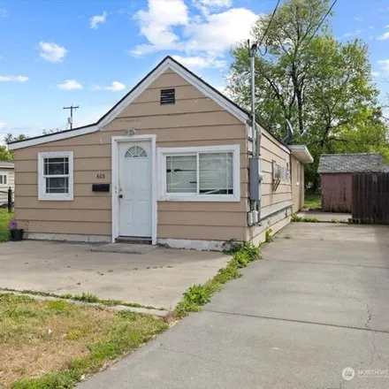Buy this 2 bed house on 603 Military Street in Walla Walla, WA 99362